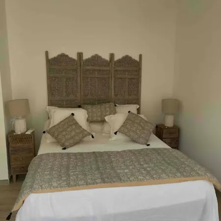 Avec Balcon A Louer Bains de Guitera